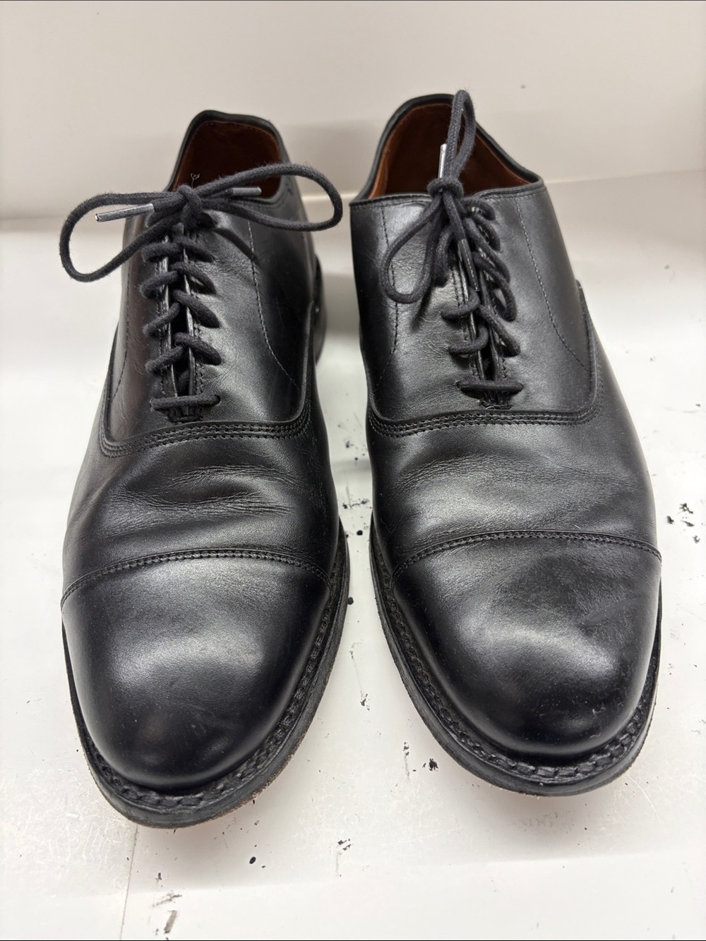Used Allen Edmonds Mens Classic Black Leather Cap-Toe Oxford Dress Shoes Size 10